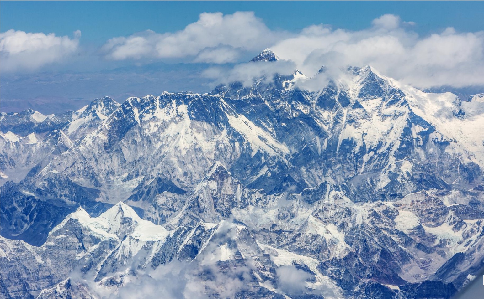 (首发)从舷窗俯瞰雪山