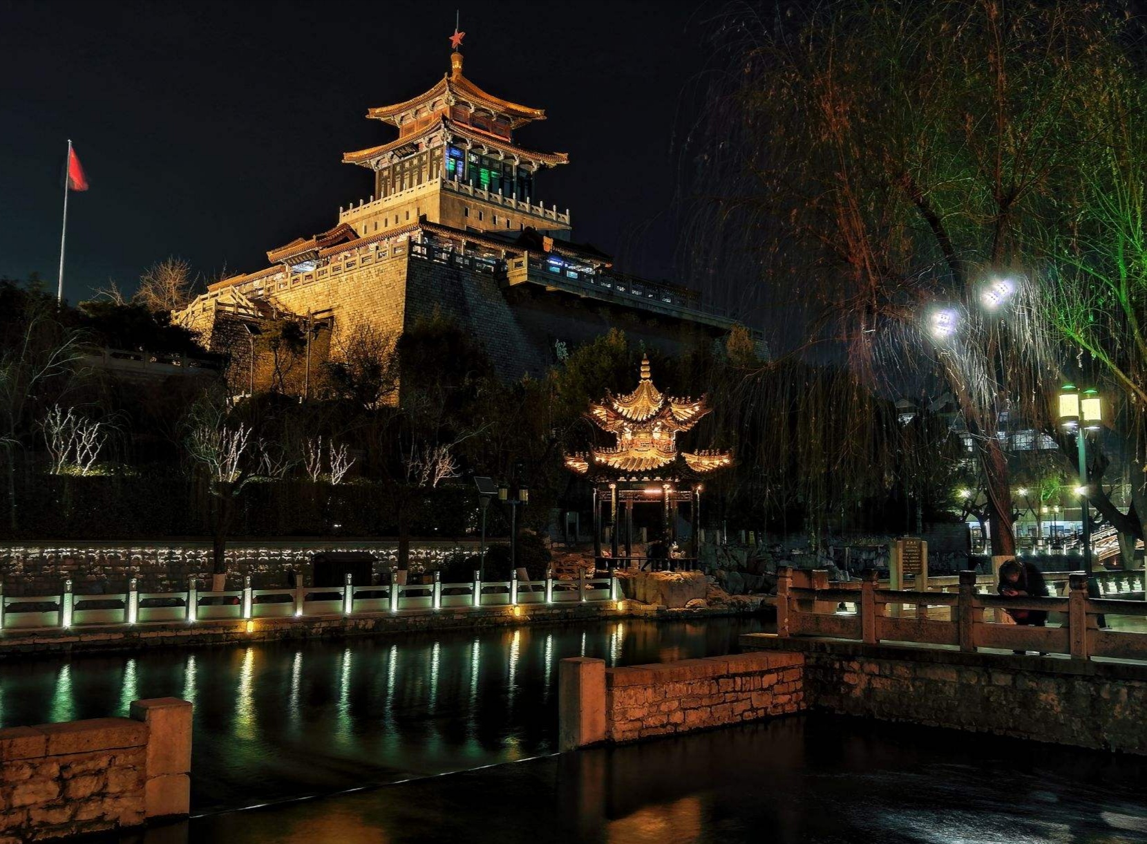 黑虎泉夜景