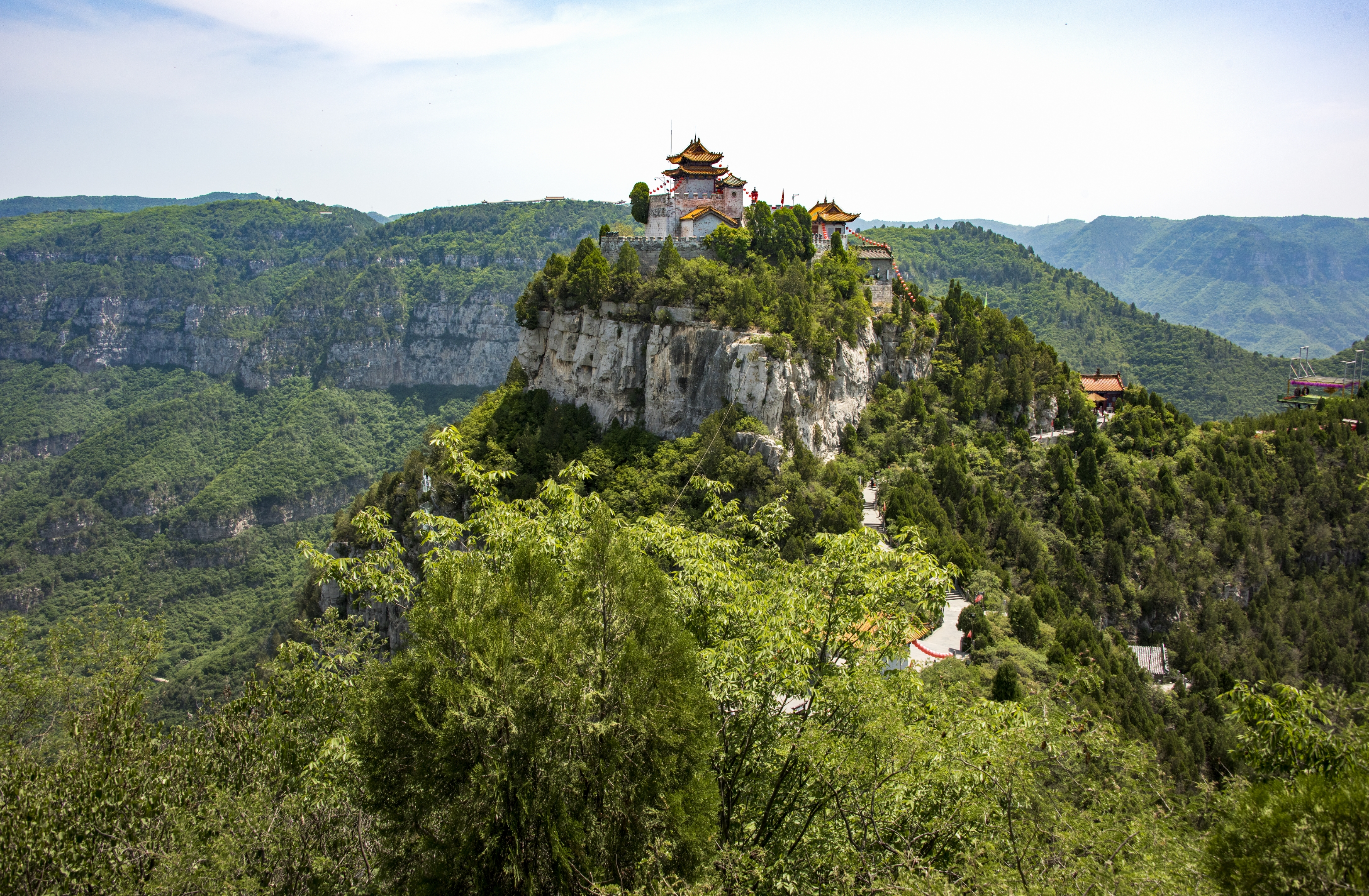 珏山风景素以险峻,雄奇驰名,古有"晋魏河山