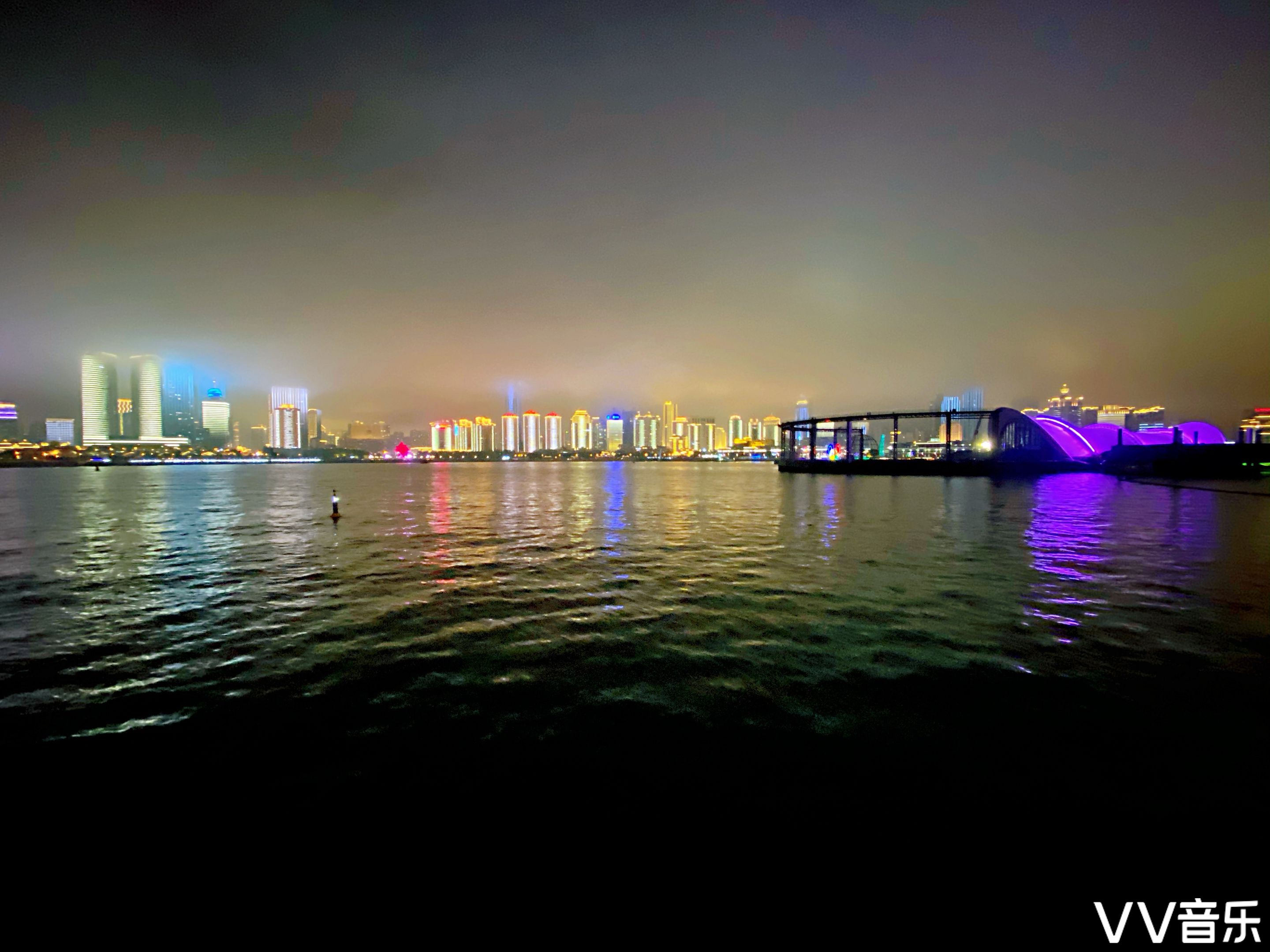 浮山湾夏夜之灯光秀