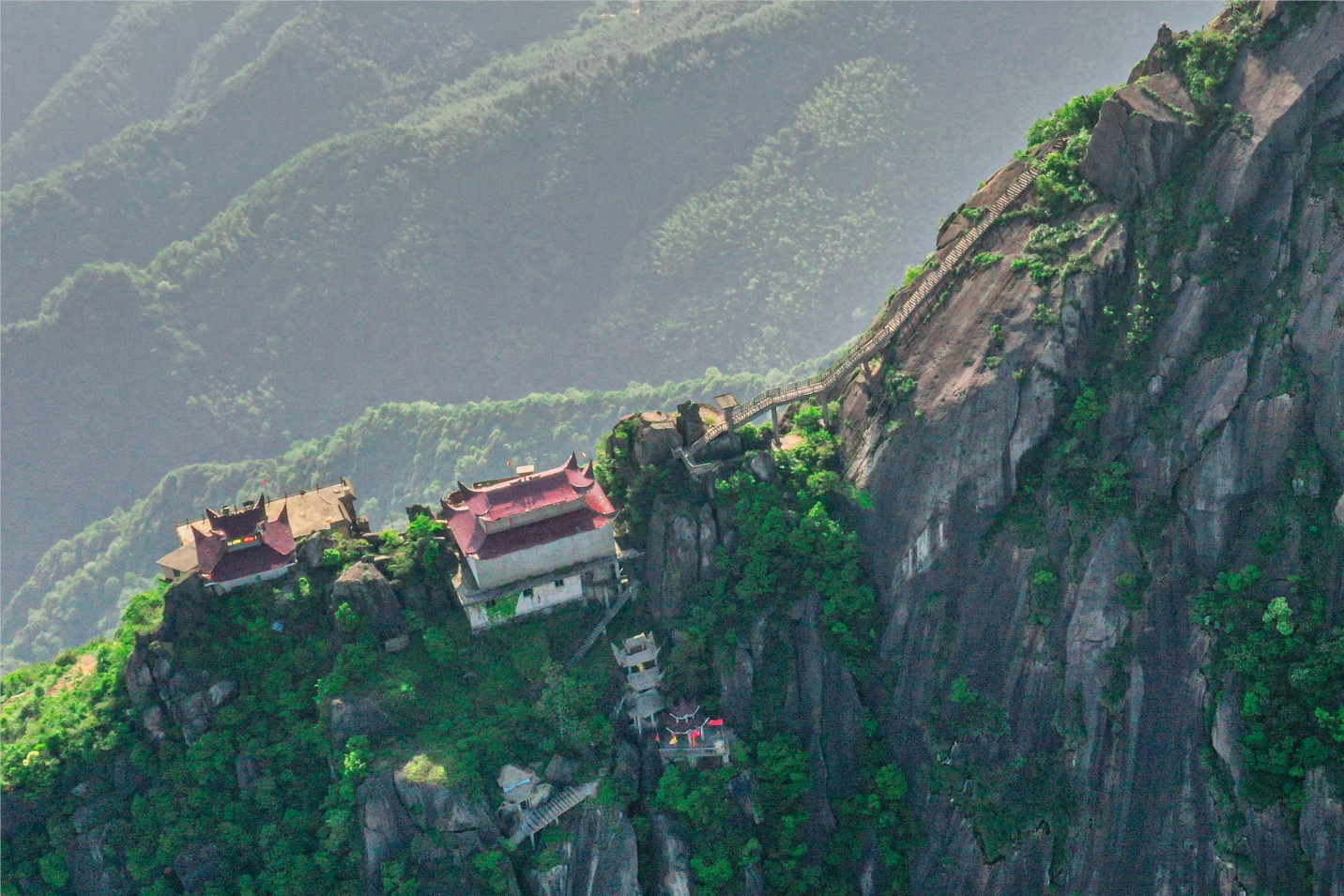 (首发)航拍灵山南峰塘