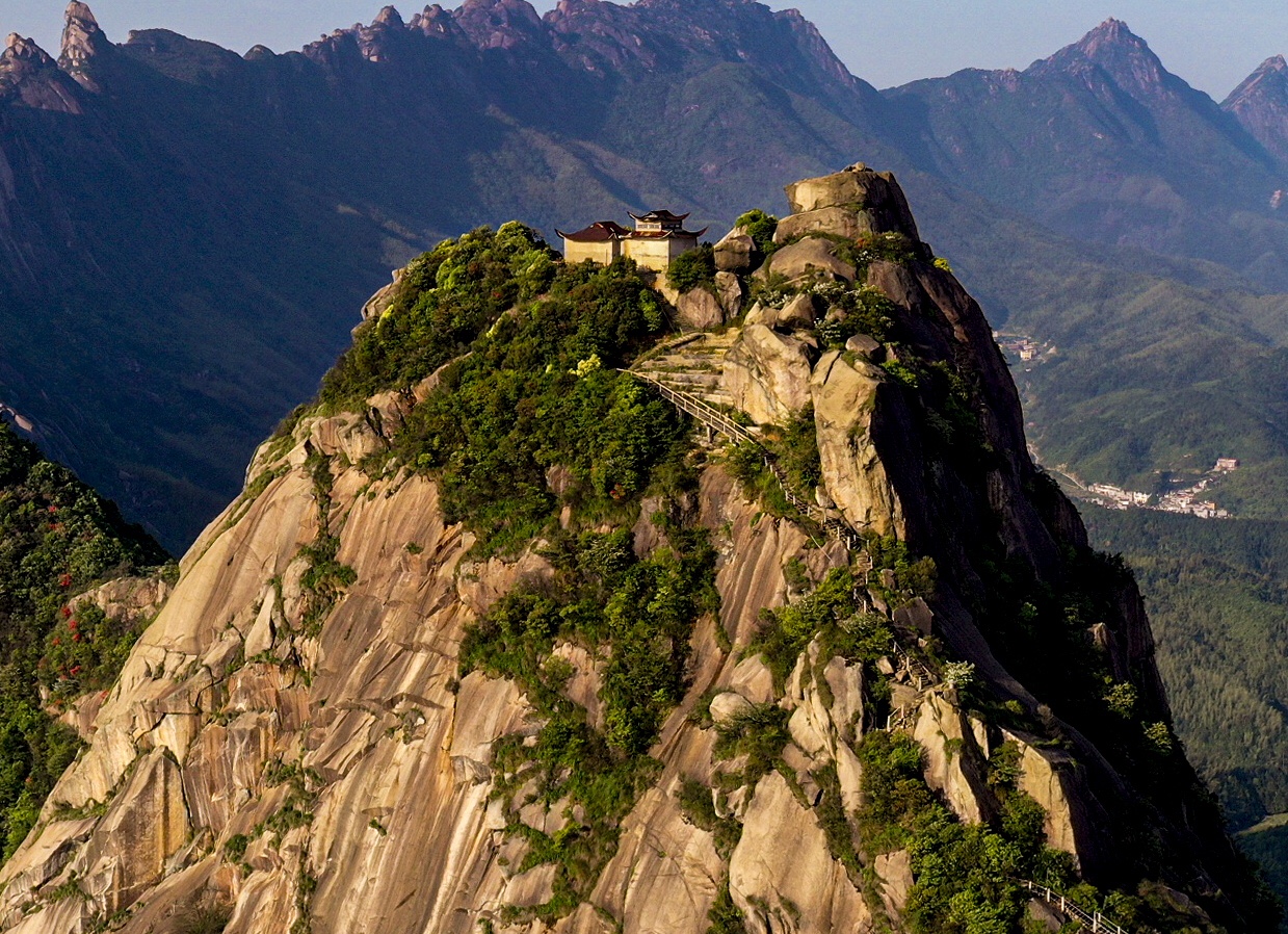 (首发)航拍灵山南峰塘