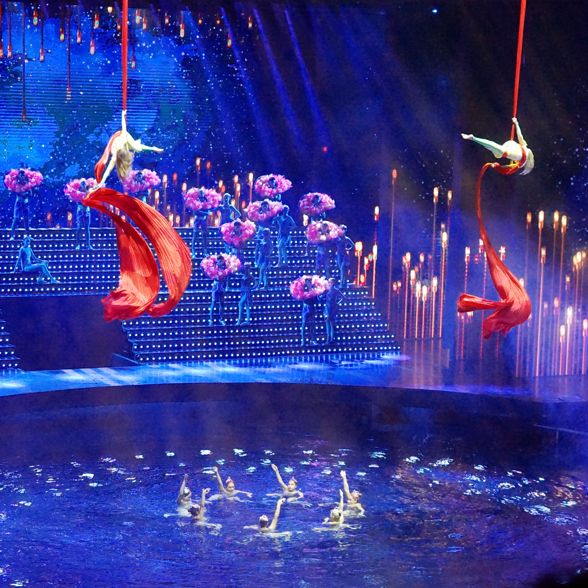 双节相逢逛横店二百老舞汇首发