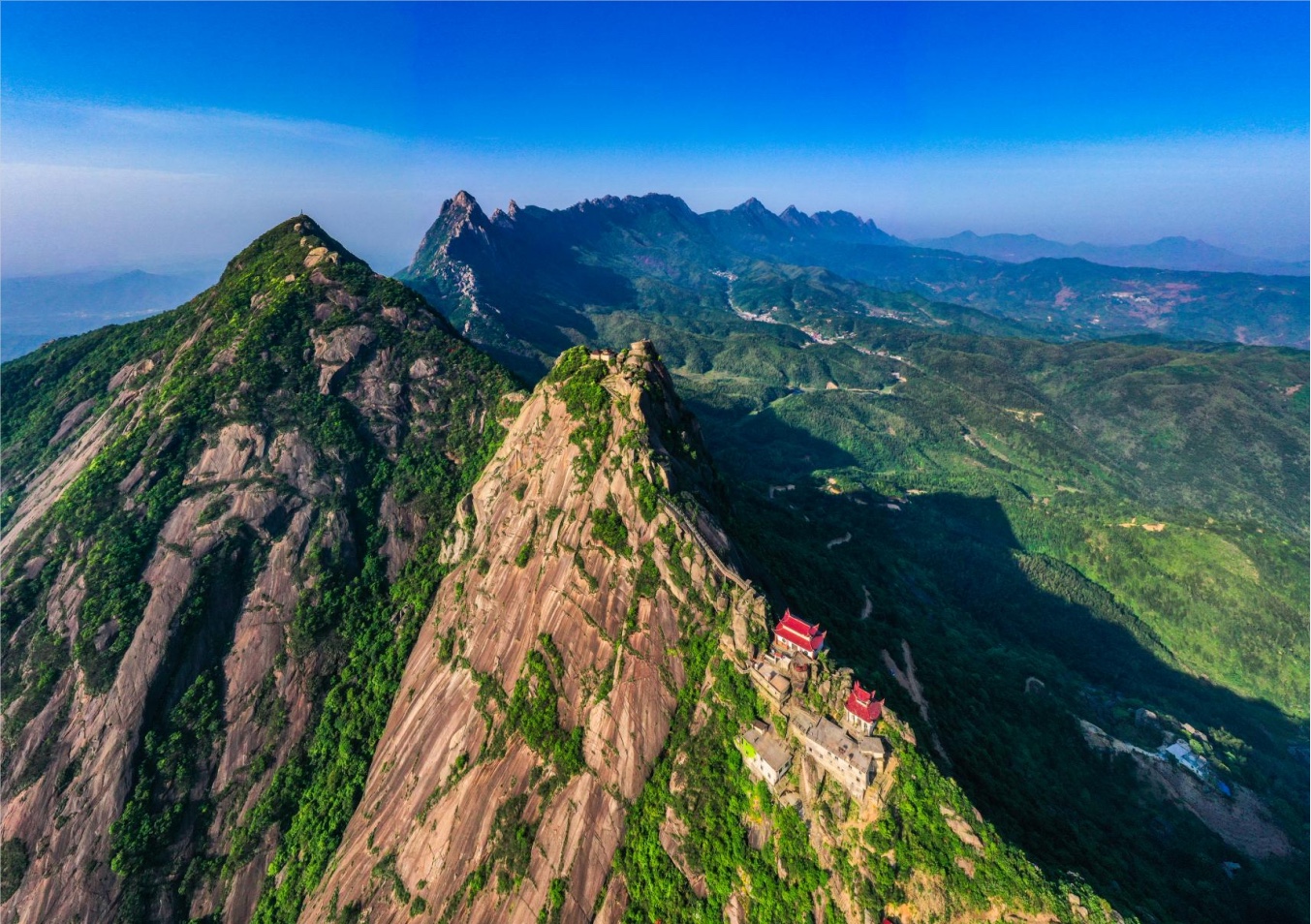 (首发)航拍灵山南峰塘