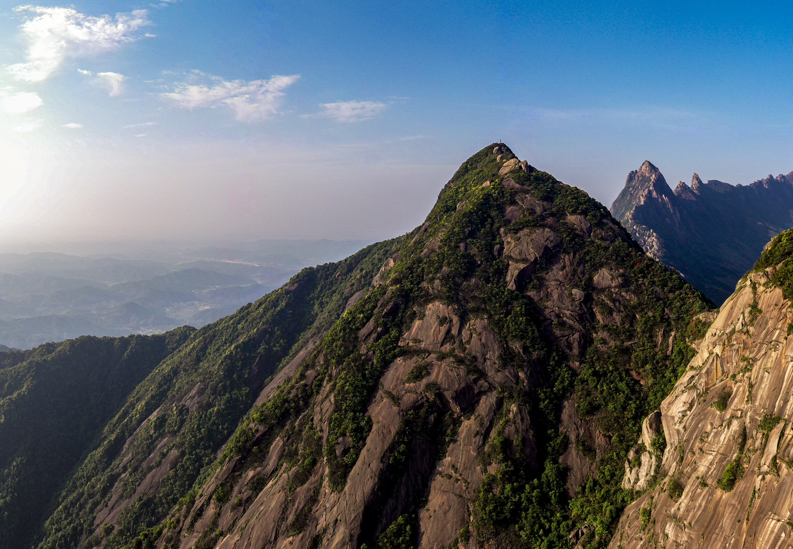 (首发)航拍灵山南峰塘