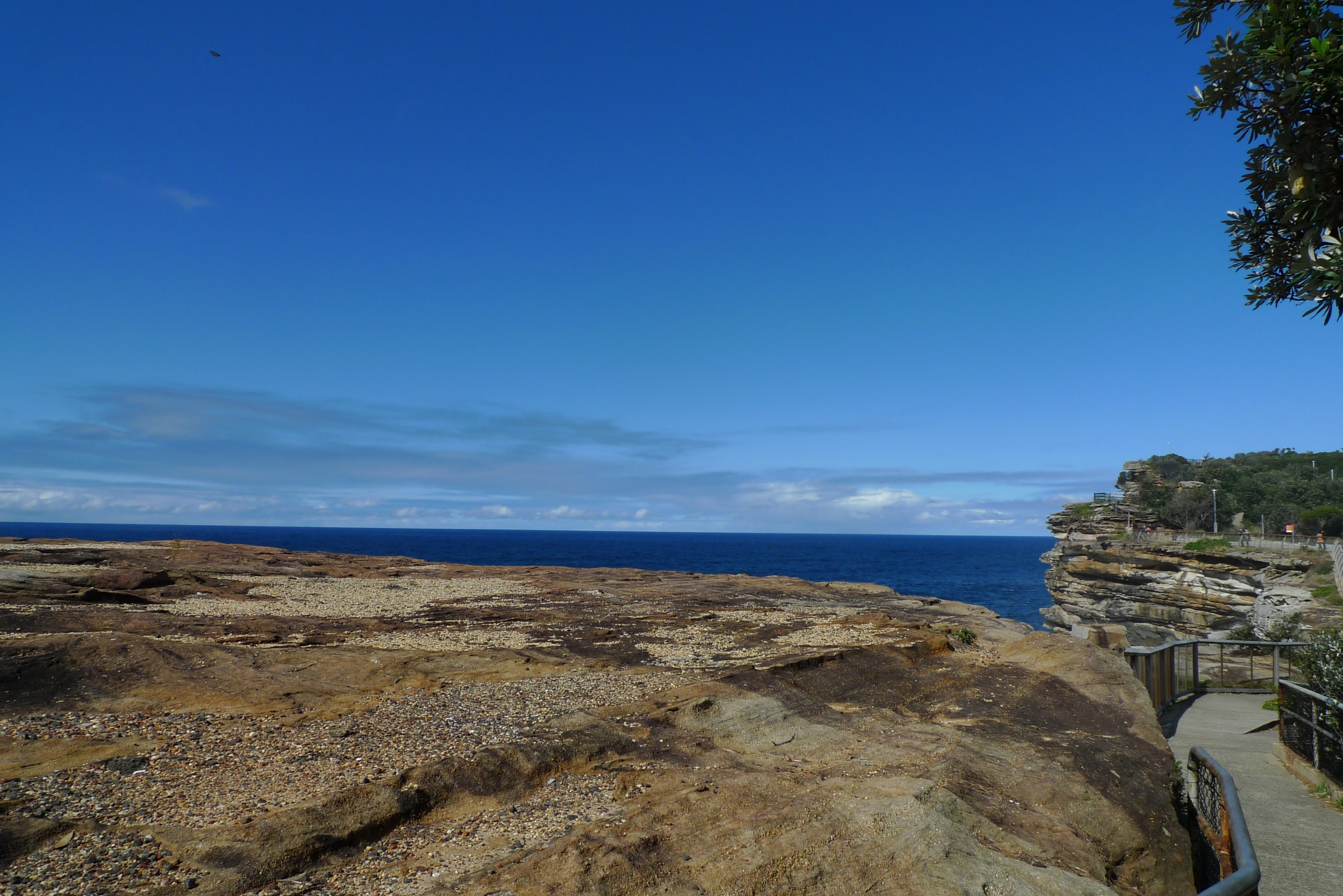 塔司曼海拥有清澈无垠的蓝色.
