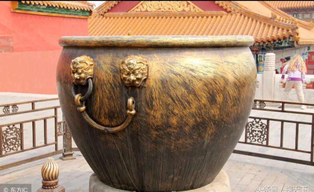 原创首发故宫太和殿的四大金缸