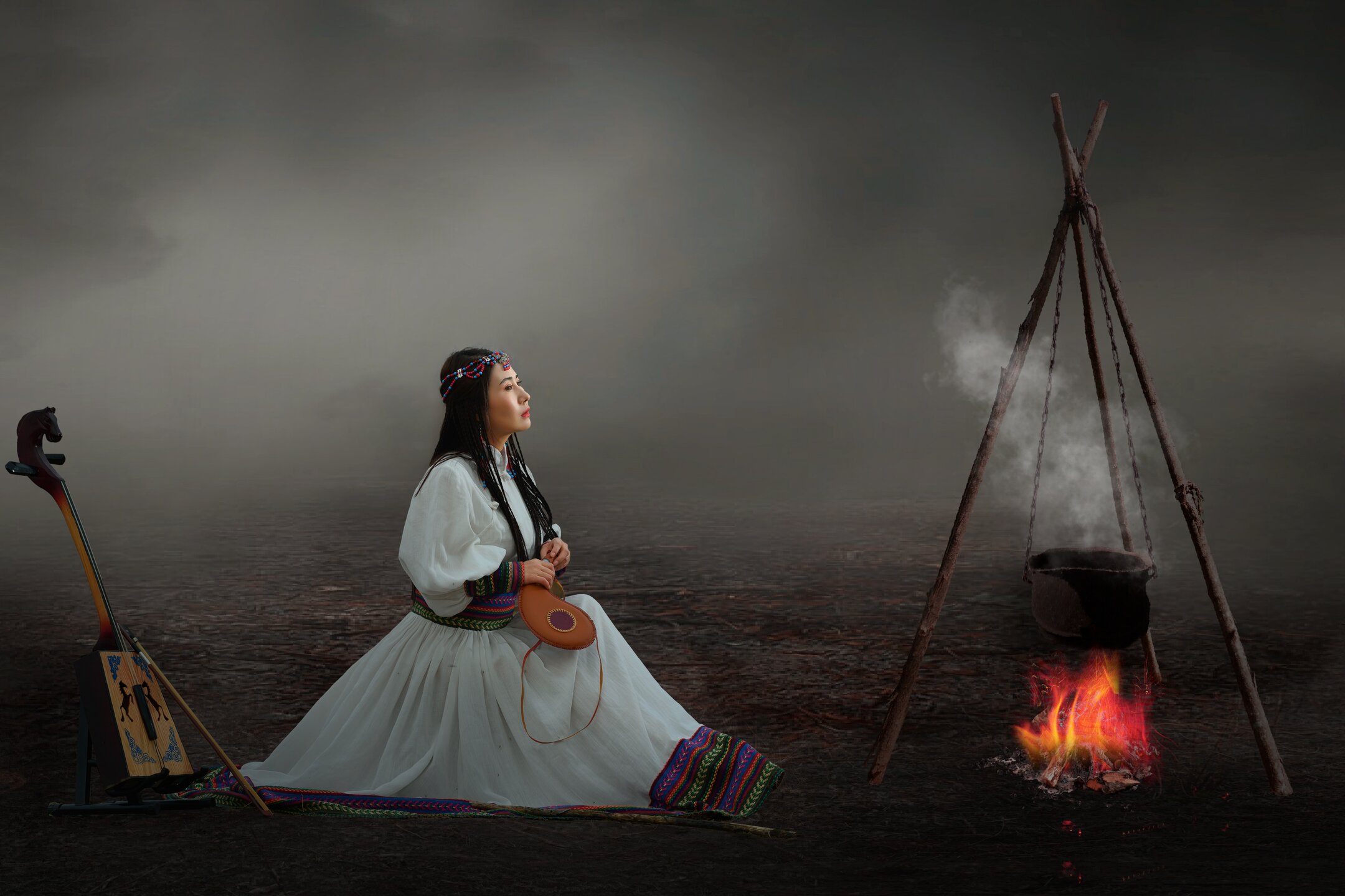 恩感孟婆汤一碗,从此烦丝剪断. 又见月阁悬空,小桥流水画中.