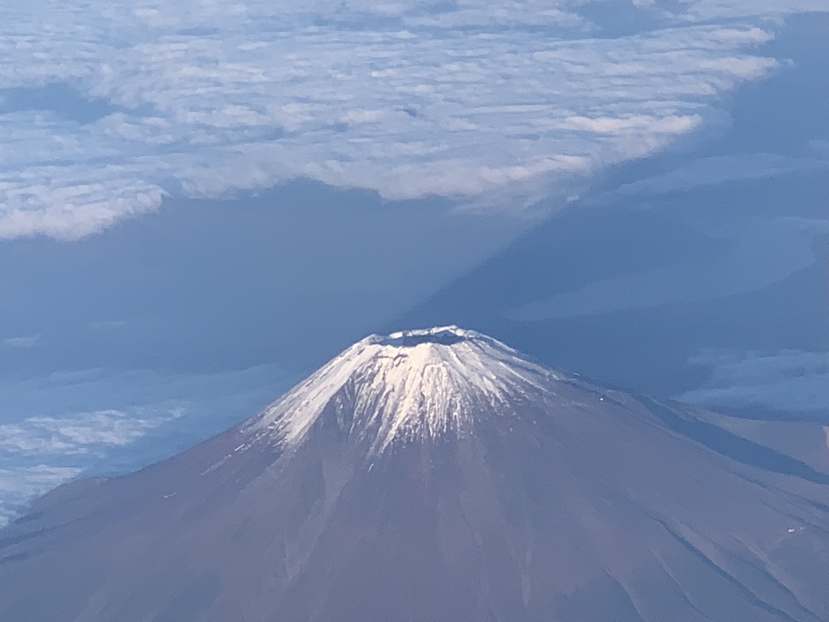 飞机上拍摄的日本富士山〔首发