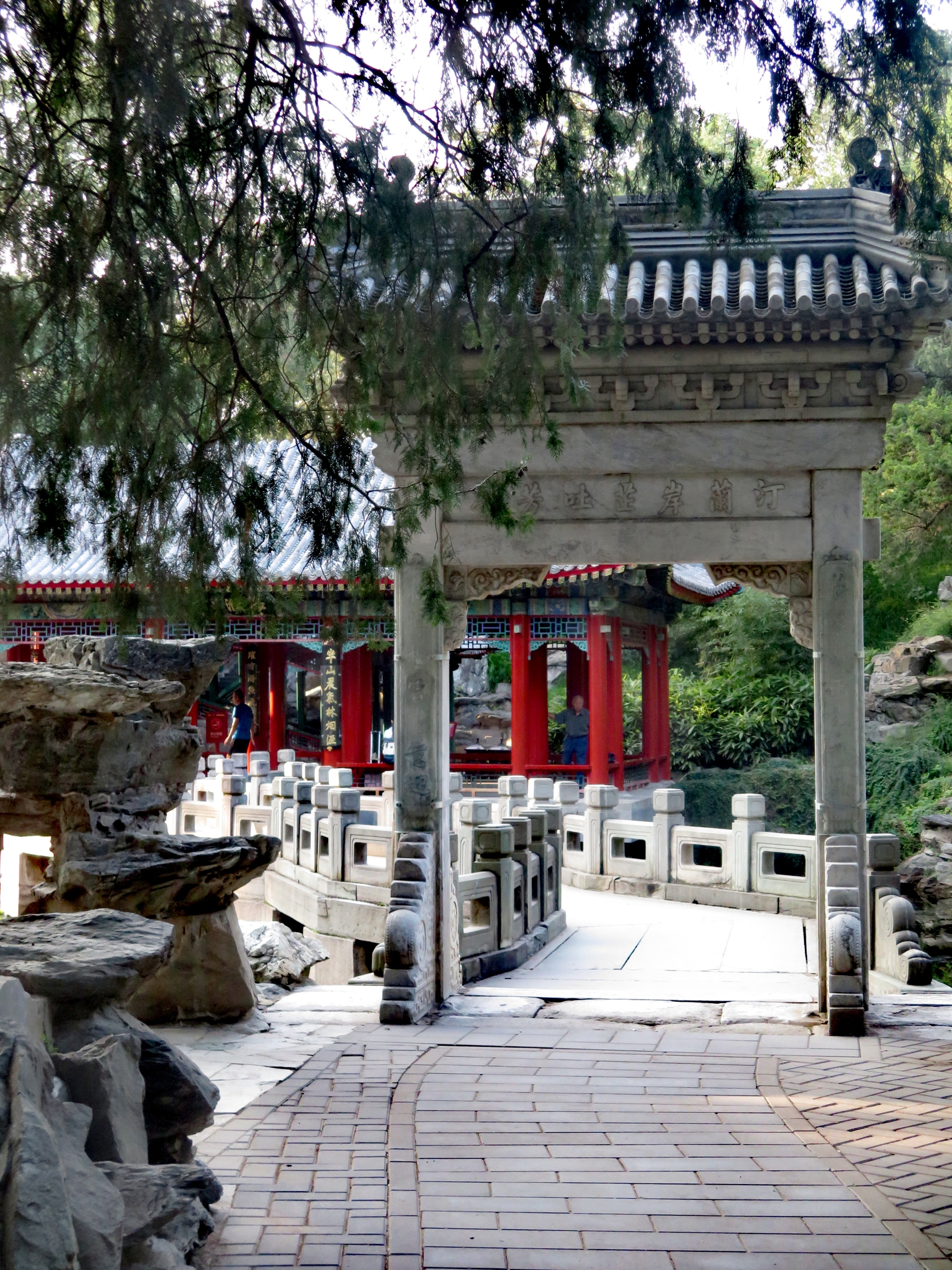 琼海东岸濠濮间