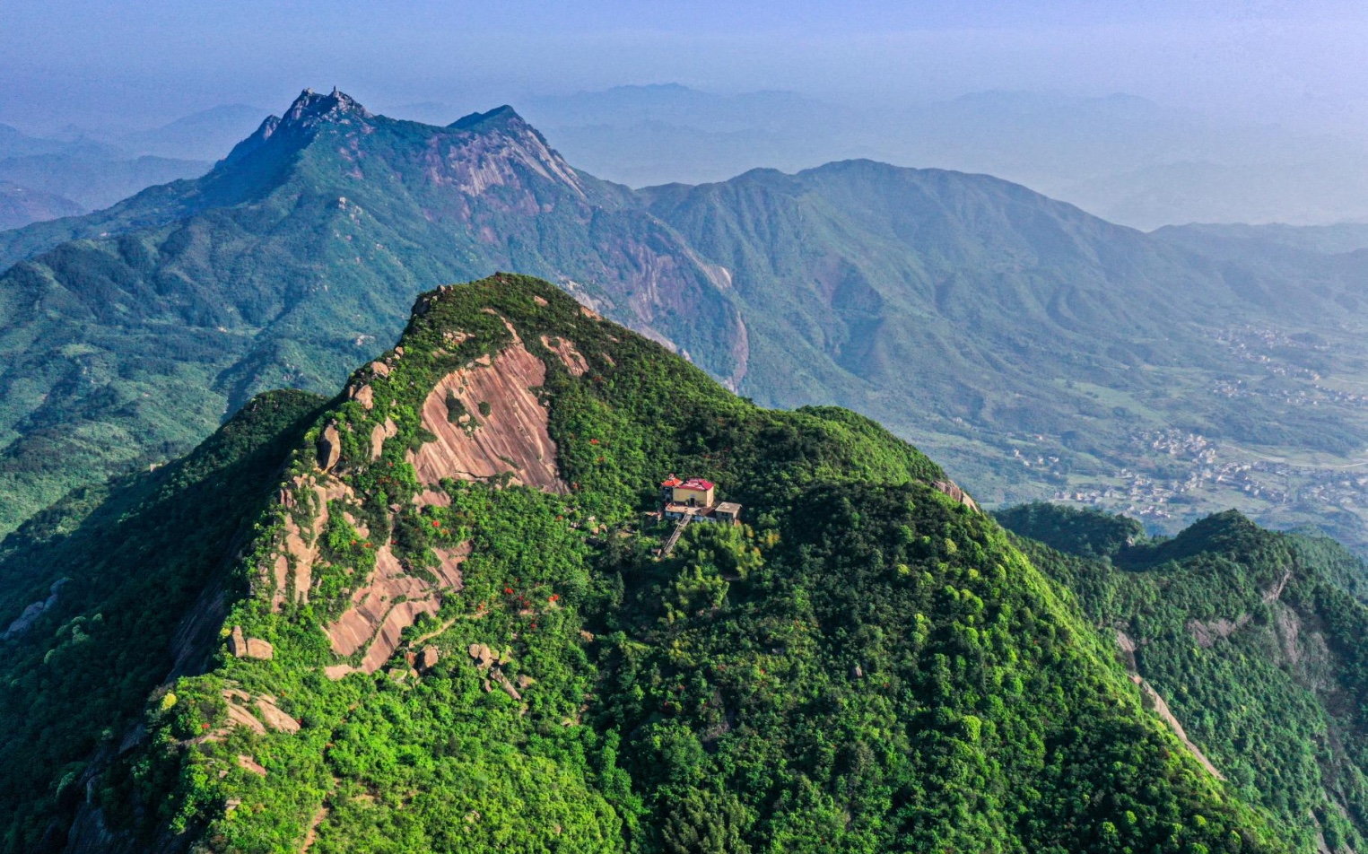 (首发)航拍灵山南峰塘