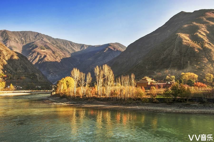 秋高气爽忆金川