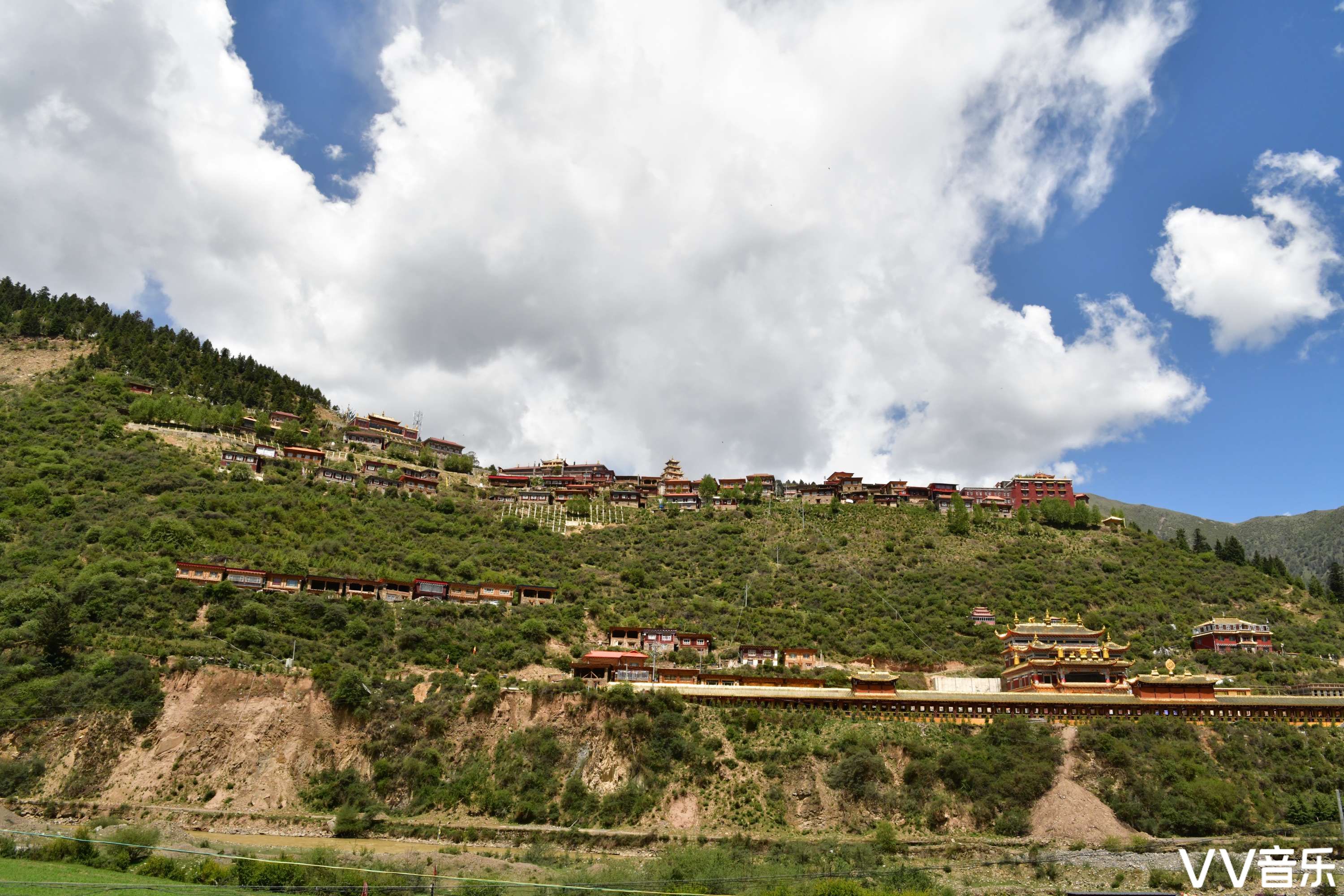 原创摄影,随拍记录色达佛学院的景区分享大家.