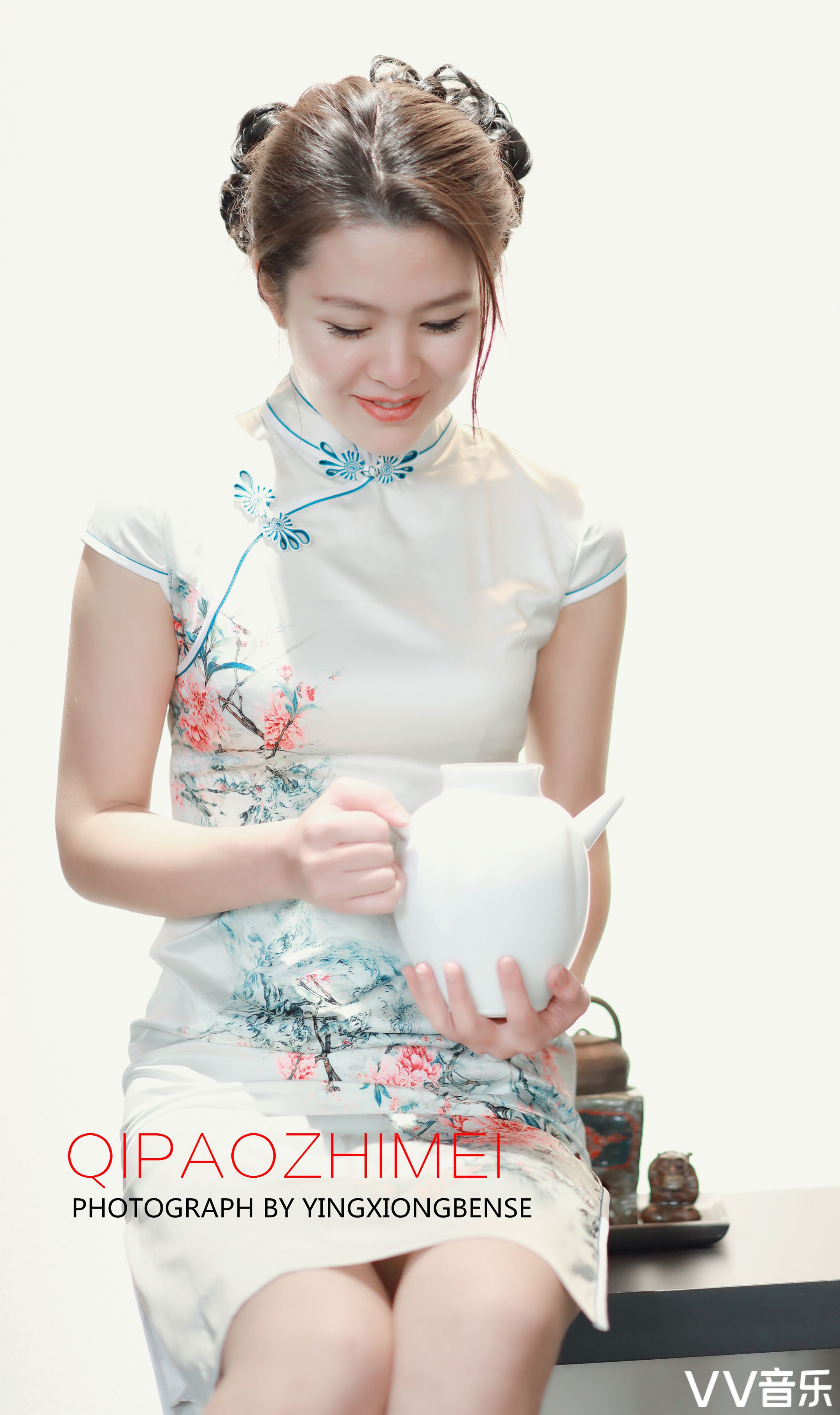 中华摄影文学精英群旗袍人像作品展第102期