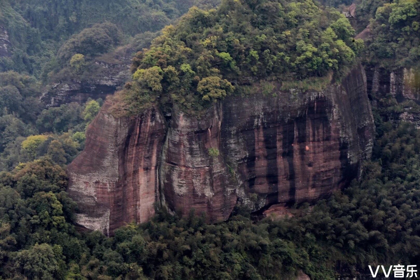 丹霞山的陡崖